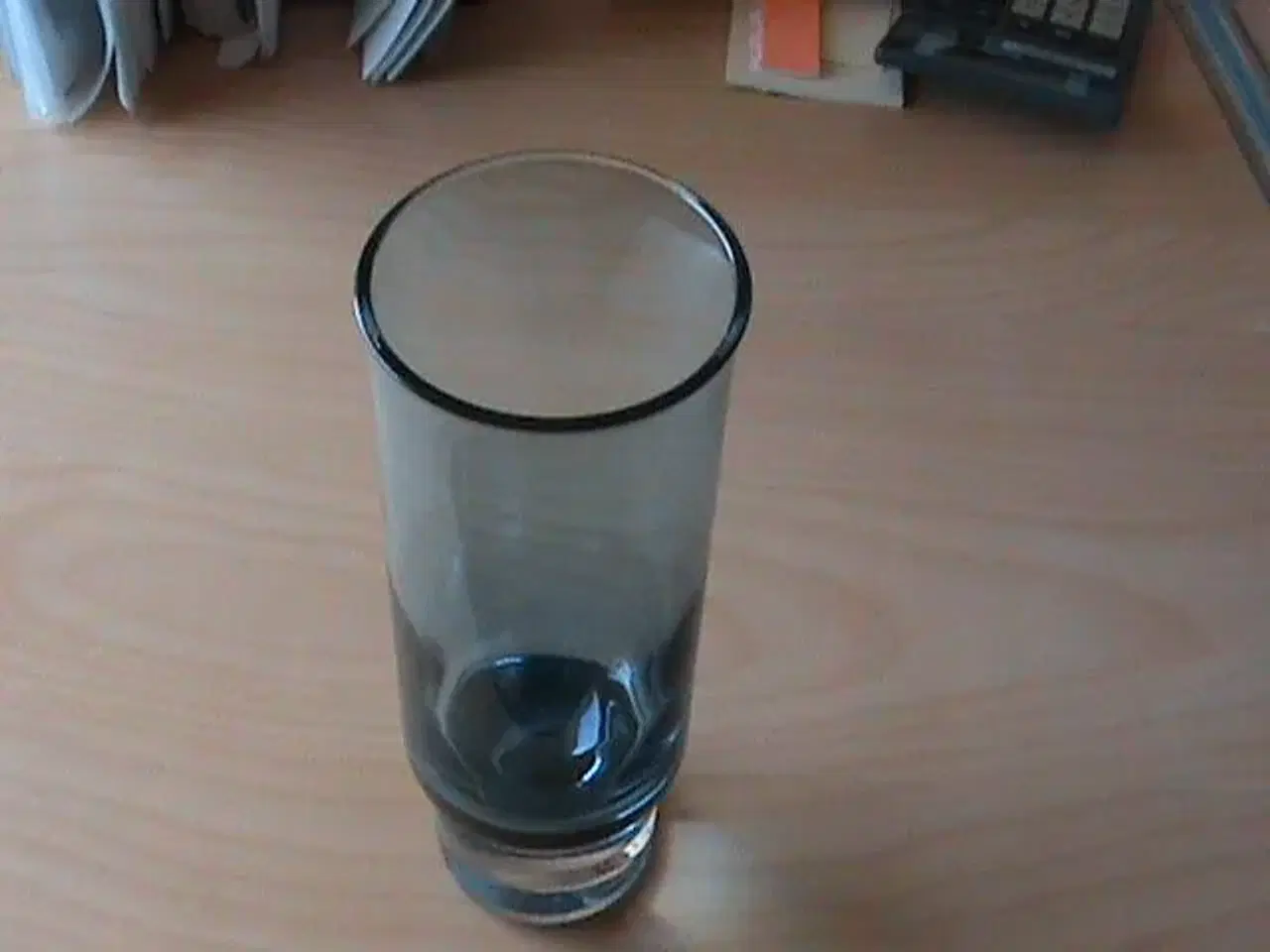 Billede 2 - Farvet glas vase blå