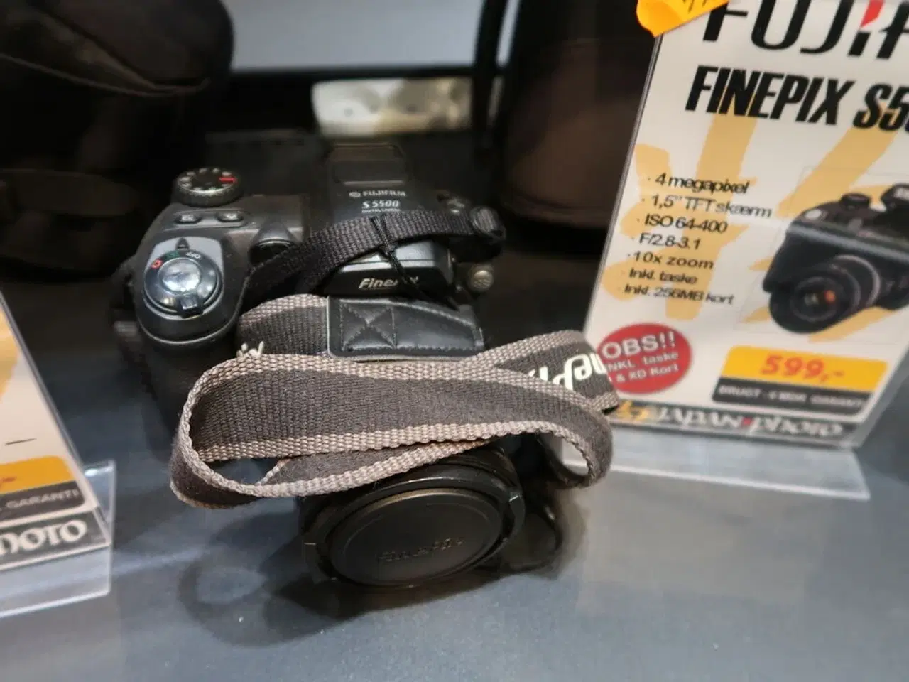 Billede 2 - Spejlreflekskamera FUJIFILM Finepix S5500 med taske