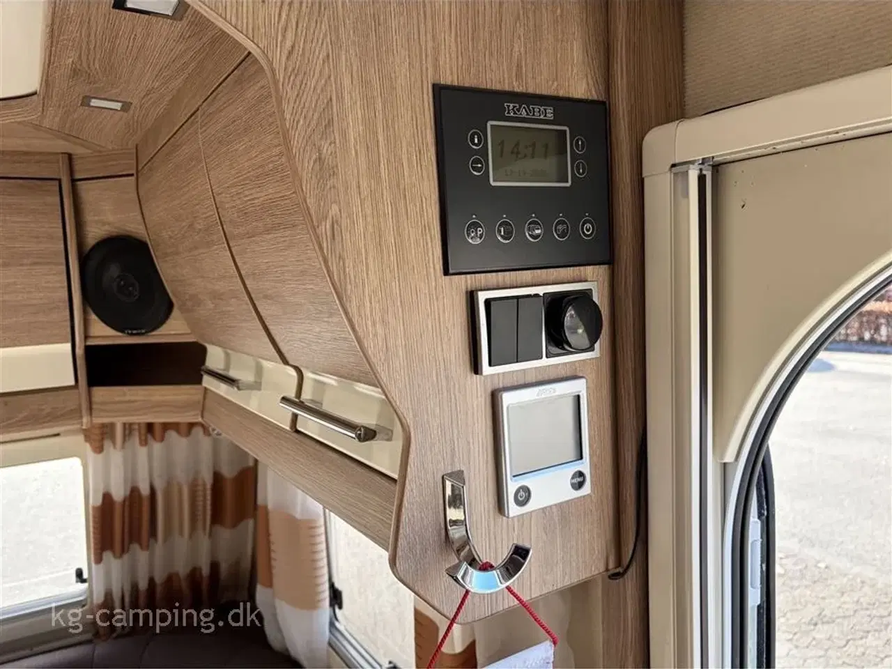 Billede 12 - 2016 - Kabe Classic 560 GLE KS Vintervogn med køjer og stor siddegruppe i front.