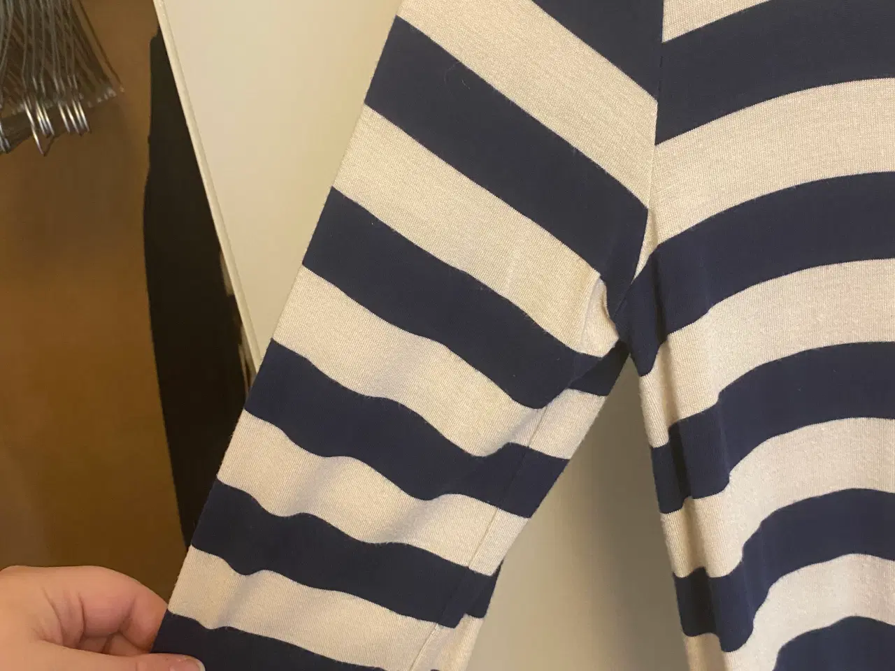 Billede 4 - Kjole i stribet hvid/blå