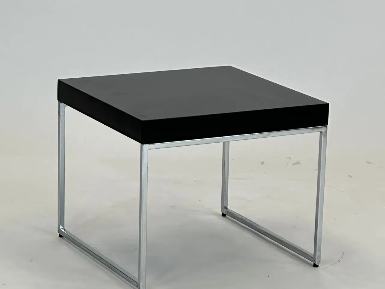 Billede 1 - Minimalistisk kvadratisk bord