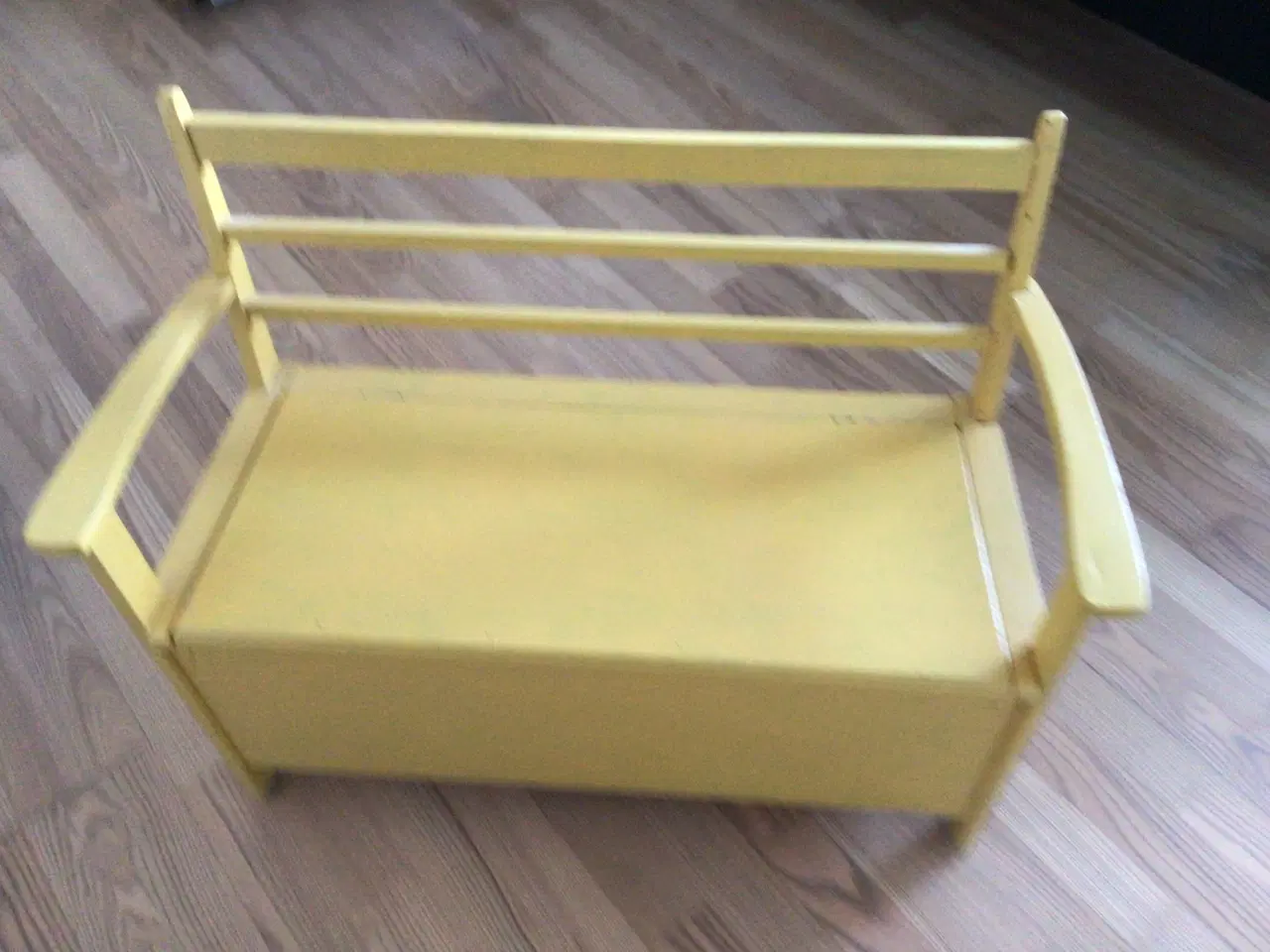 Billede 1 - Børnebænk i træ