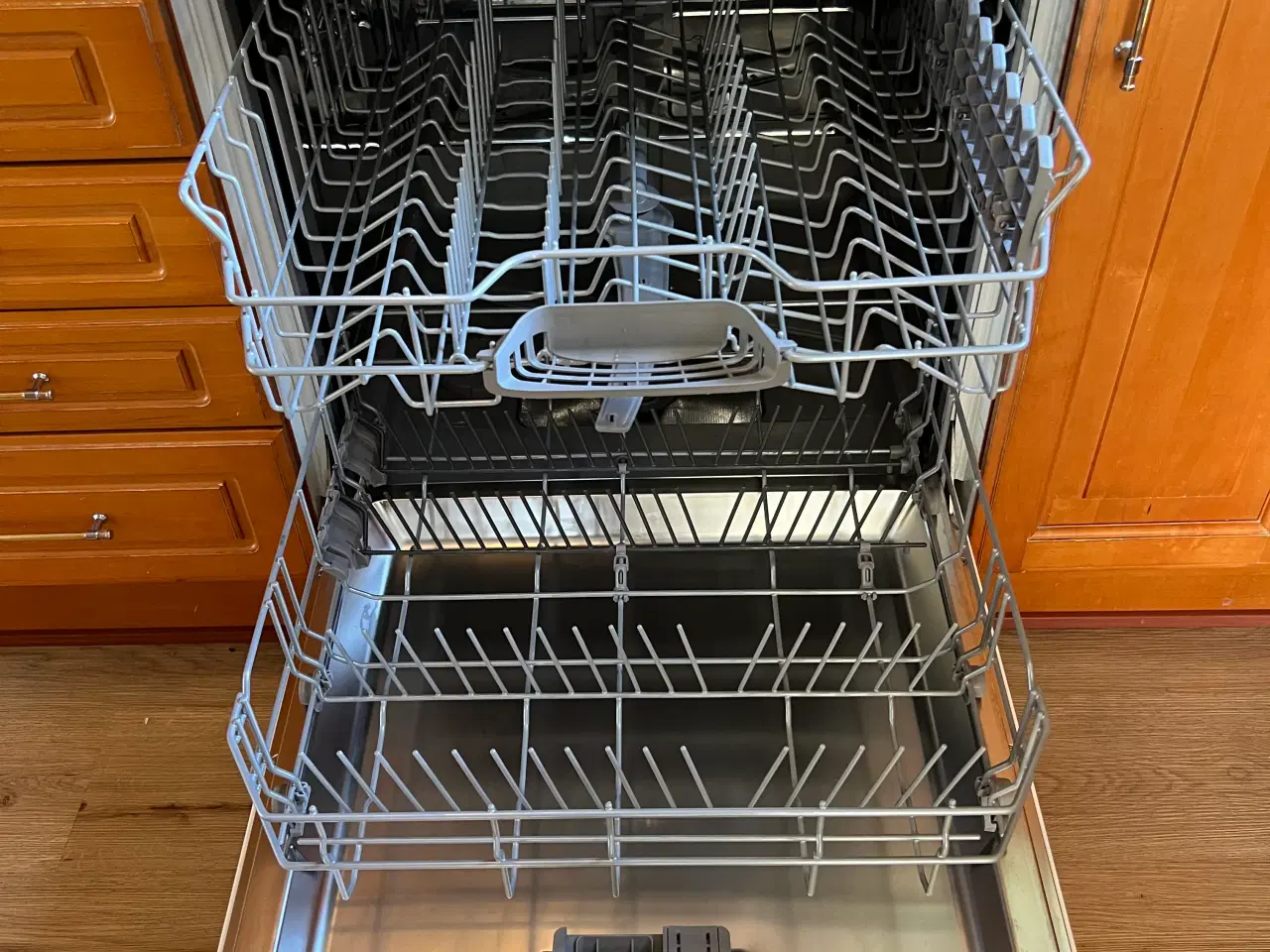 Billede 1 - Bosch opvaskemaskine under 2 år gammel