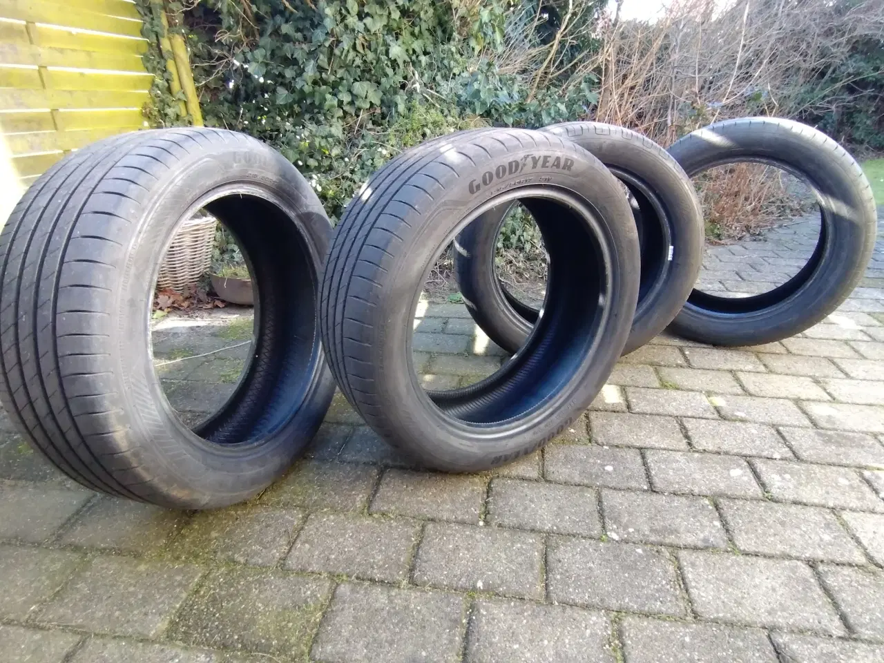 Billede 1 - 4 stk GoodYear Sommerdæk 215/50R17