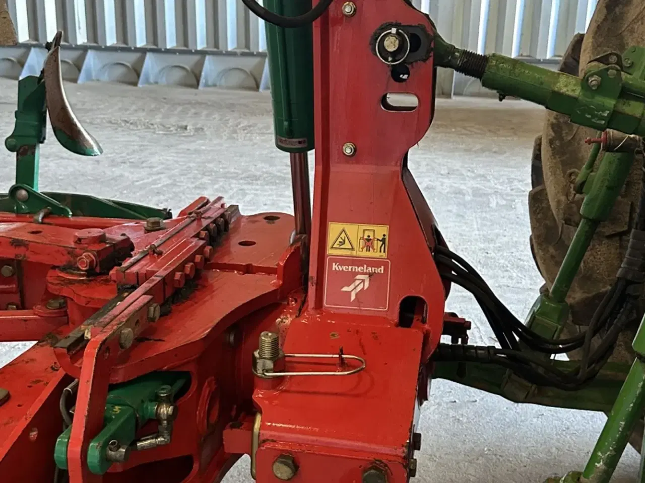 Billede 4 - Kverneland Eg 100 5 furet med variabel furebredde. Årg. 2014.