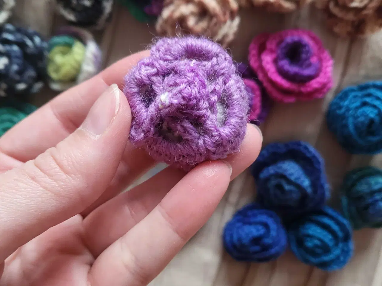 Billede 4 - Hæklede blomster roser