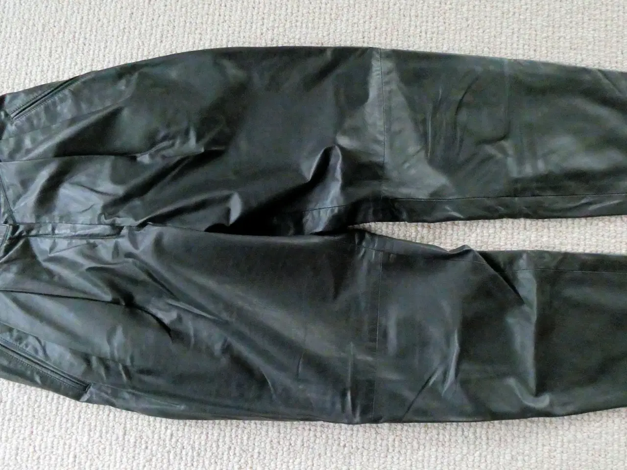 Billede 1 - Skindbukser, Intet mærke, str. 40