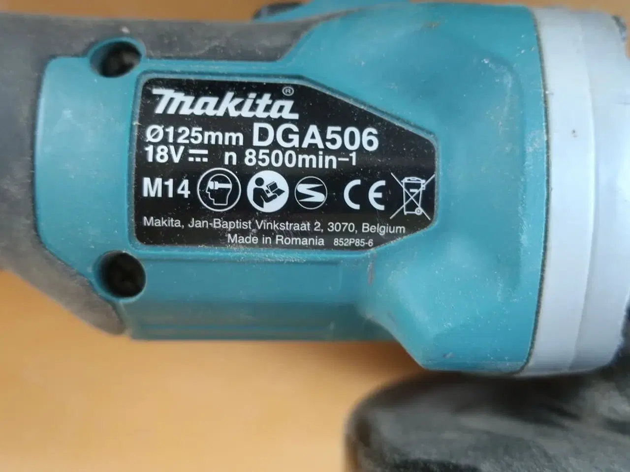 Billede 3 - Akkuværktøj MAKITA universalfræser m.v. inkl. lader og ét batteri