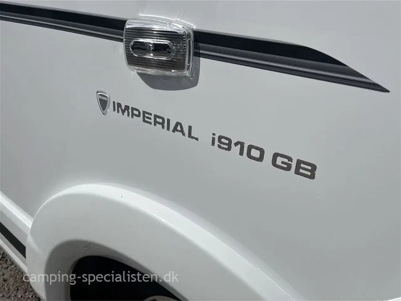 Billede 3 - 2025 - Kabe Imperial I910 GB   Kabe Imperial i910 GB 2025 med enkeltsenge og hæveseng - Camping-Specialisten.dk