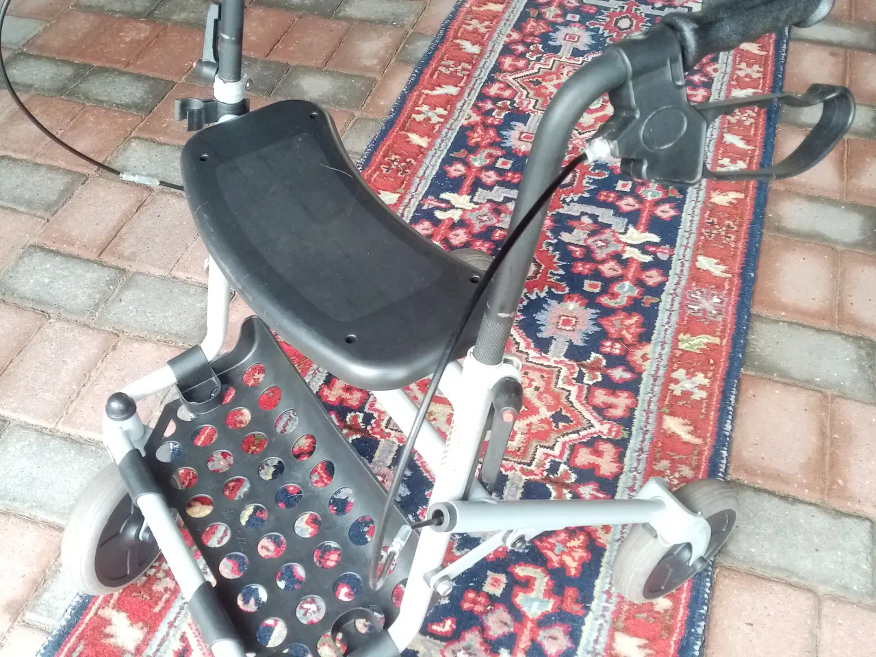Billede 3 - ROLLATOR-- REHAFORUM MIDEKAL-- SØLV FARVET