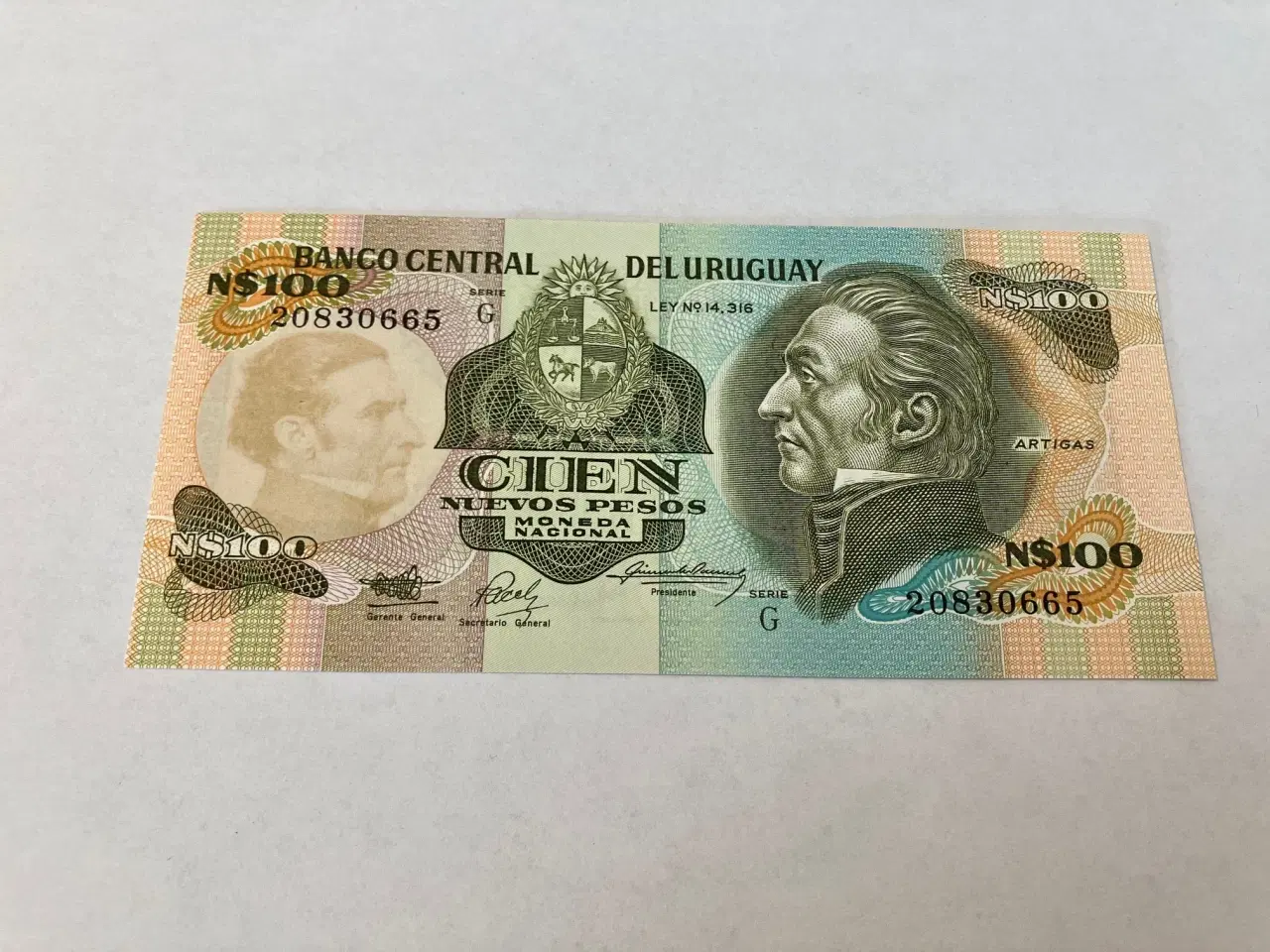 Billede 1 - 100 Nuevos Pesos Uruguay