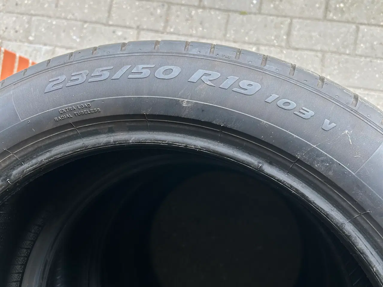 Billede 2 - Sommerdæk, Pirelli P ZERO, / 235 / 50 R19