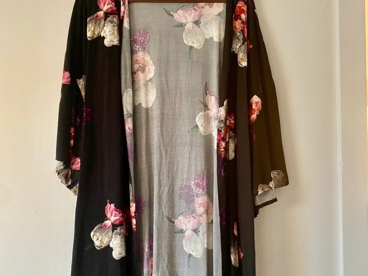 Billede 1 - Kimono jakke Storpige L