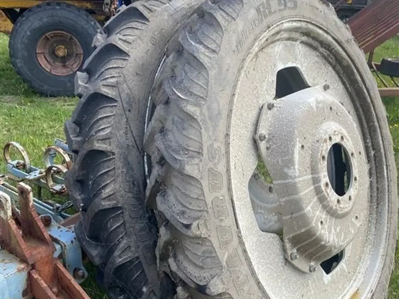 Billede 1 - Michelin Sprøjtehjul 230/95R48. Kørt meget lidt.