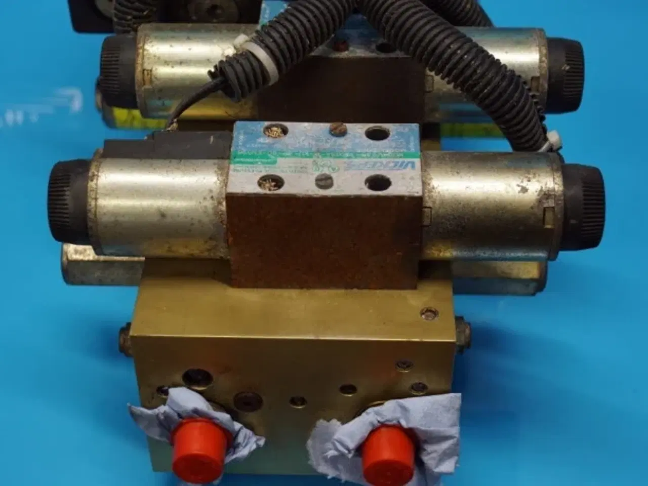 Billede 8 - Case 8010 Hydraulikventil 87109742