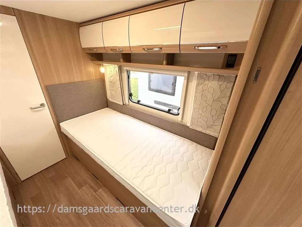 Billede 17 - 2020 - LMC Musica 542 E ALDE   Enkeltsenge - Centralvarme - Mover - Fortelt