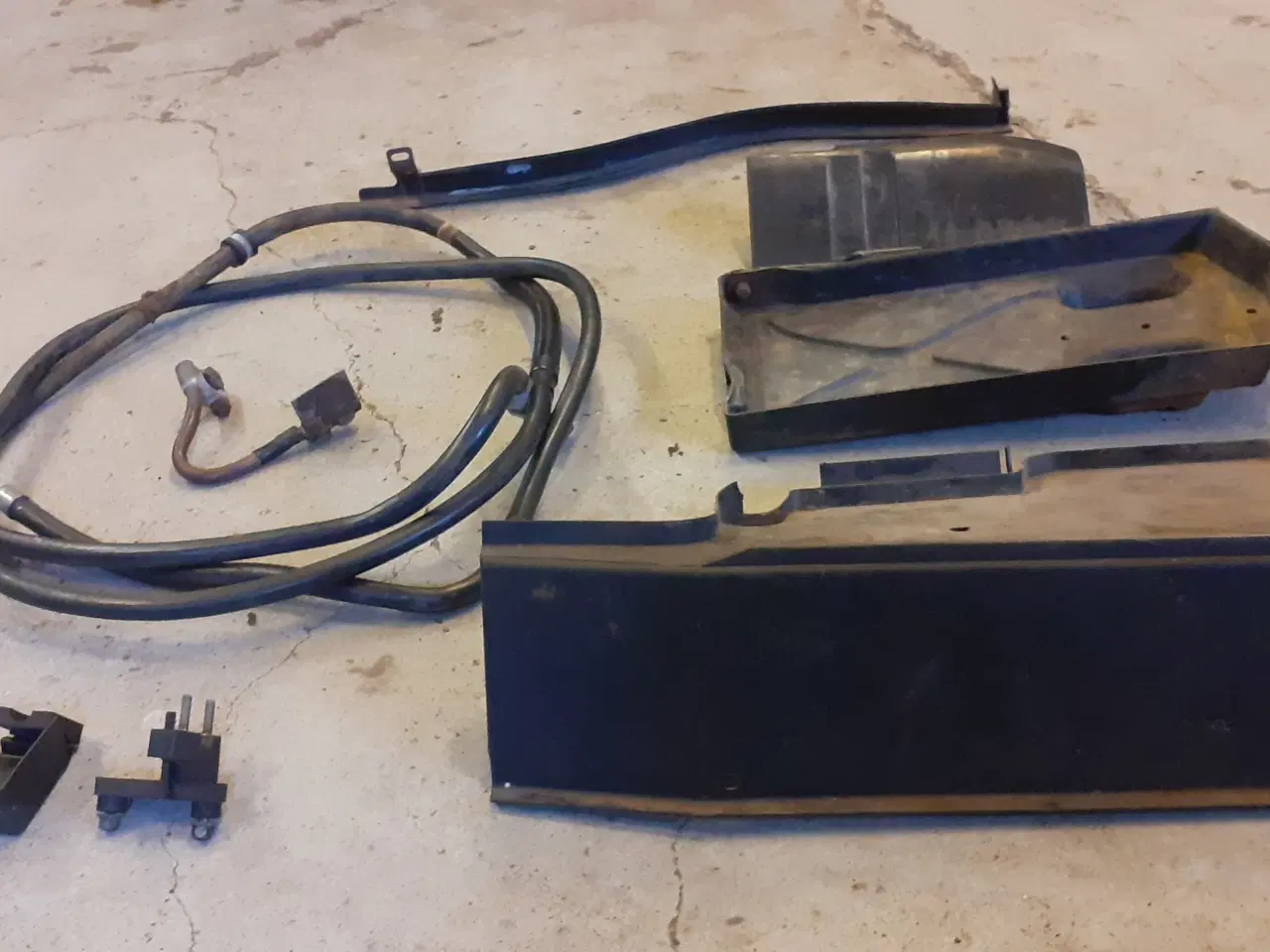 Billede 4 - Batteri i bagagerum, BMW E30