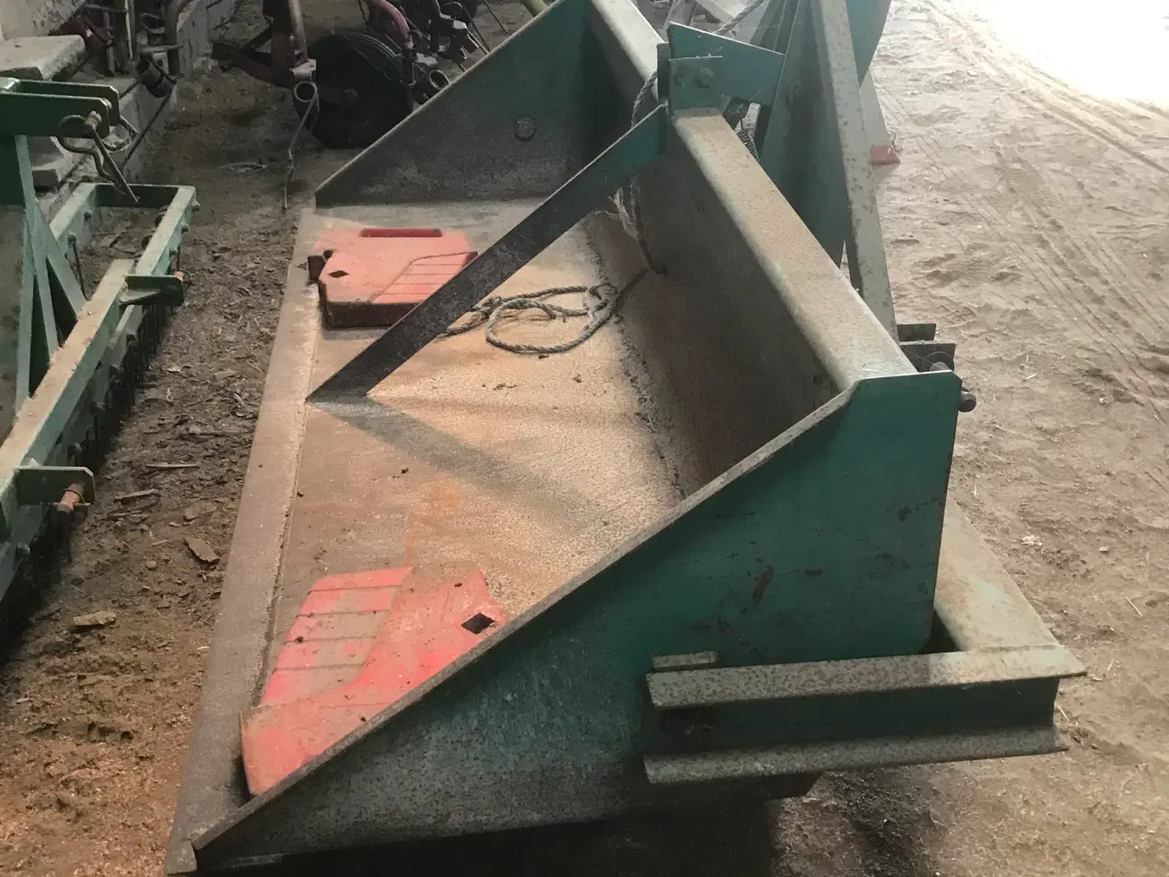 Billede 2 - Bagtipskovl til traktor