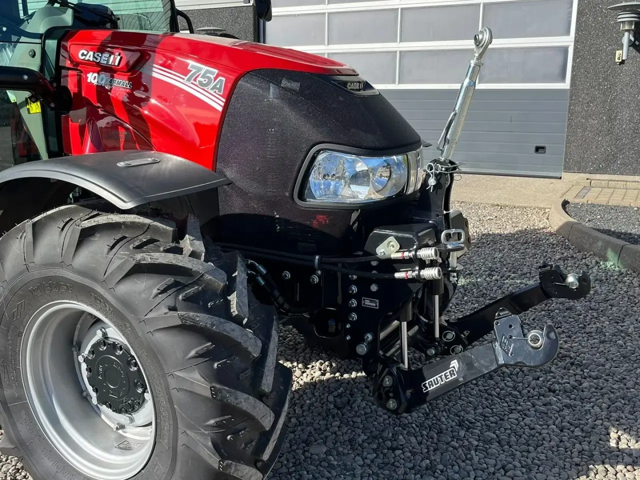 Billede 12 - Case IH Farmall 75 A Med frontlift og vendegear og brede hjul.
