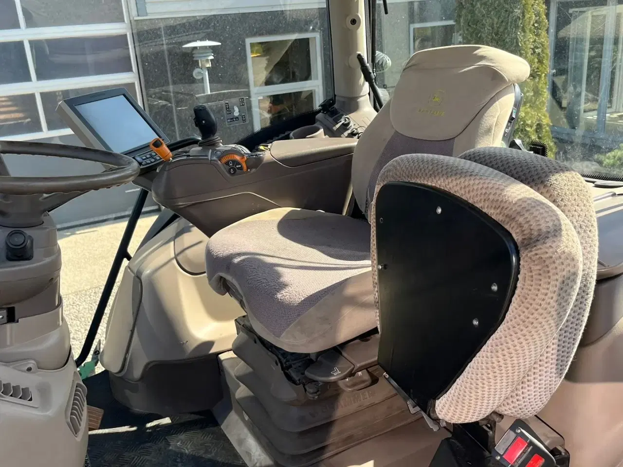 Billede 5 - John Deere 6215R Med frontlift og front PTO på