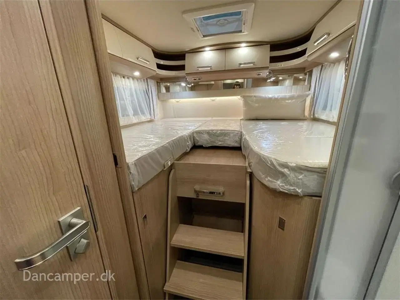 Billede 34 - 2026 - Carthago c-tourer I 145 LE   Design og komfort når det er bedst! MERCEDES 170 Hk, 9-trin aut.gear, adaptiv fartpilot,  4,2/4,5 tons totalvægt