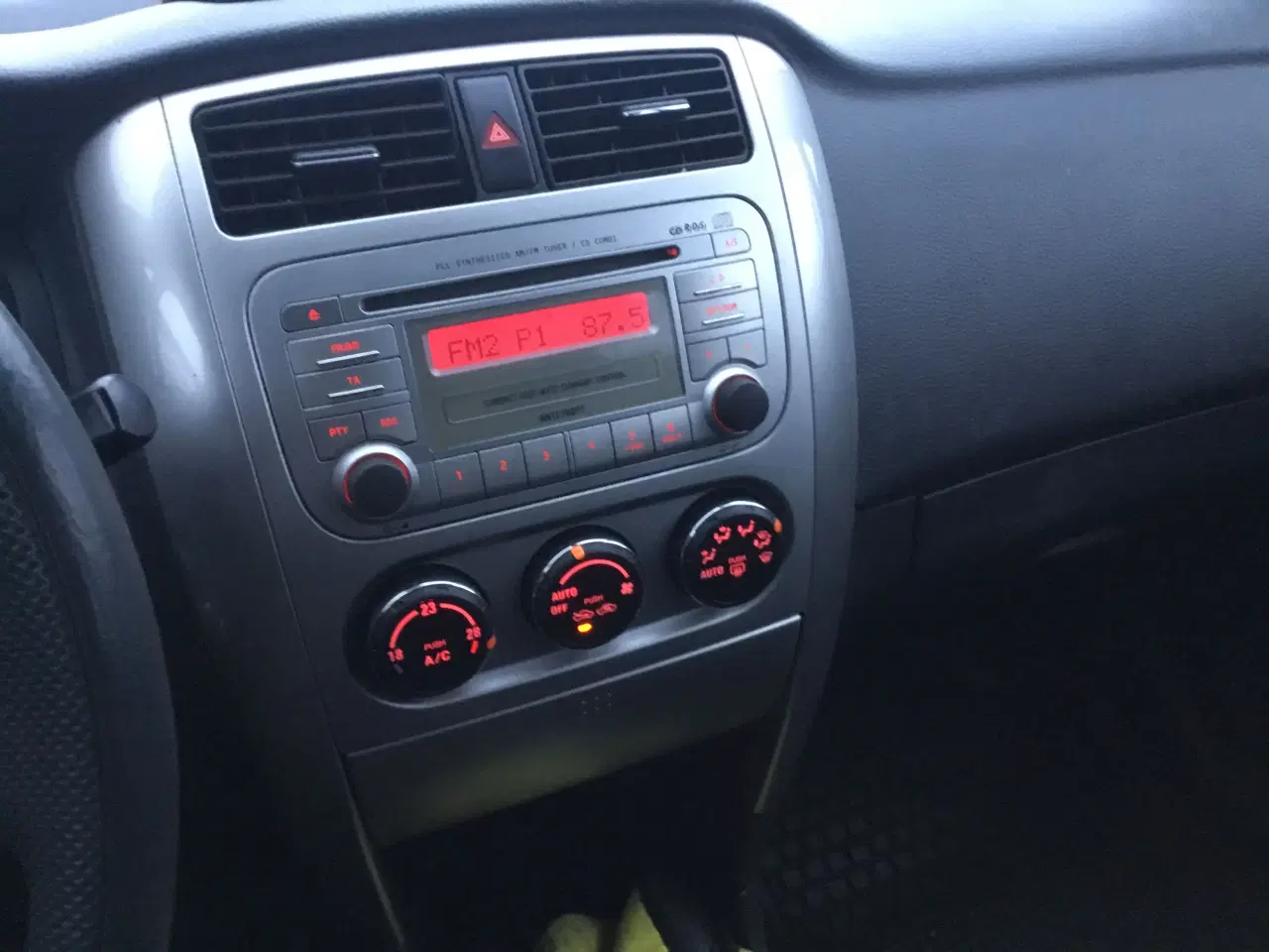 Billede 6 - Suzuki Liana 1,6 nysynet 12/25 træk helårsdæk airc