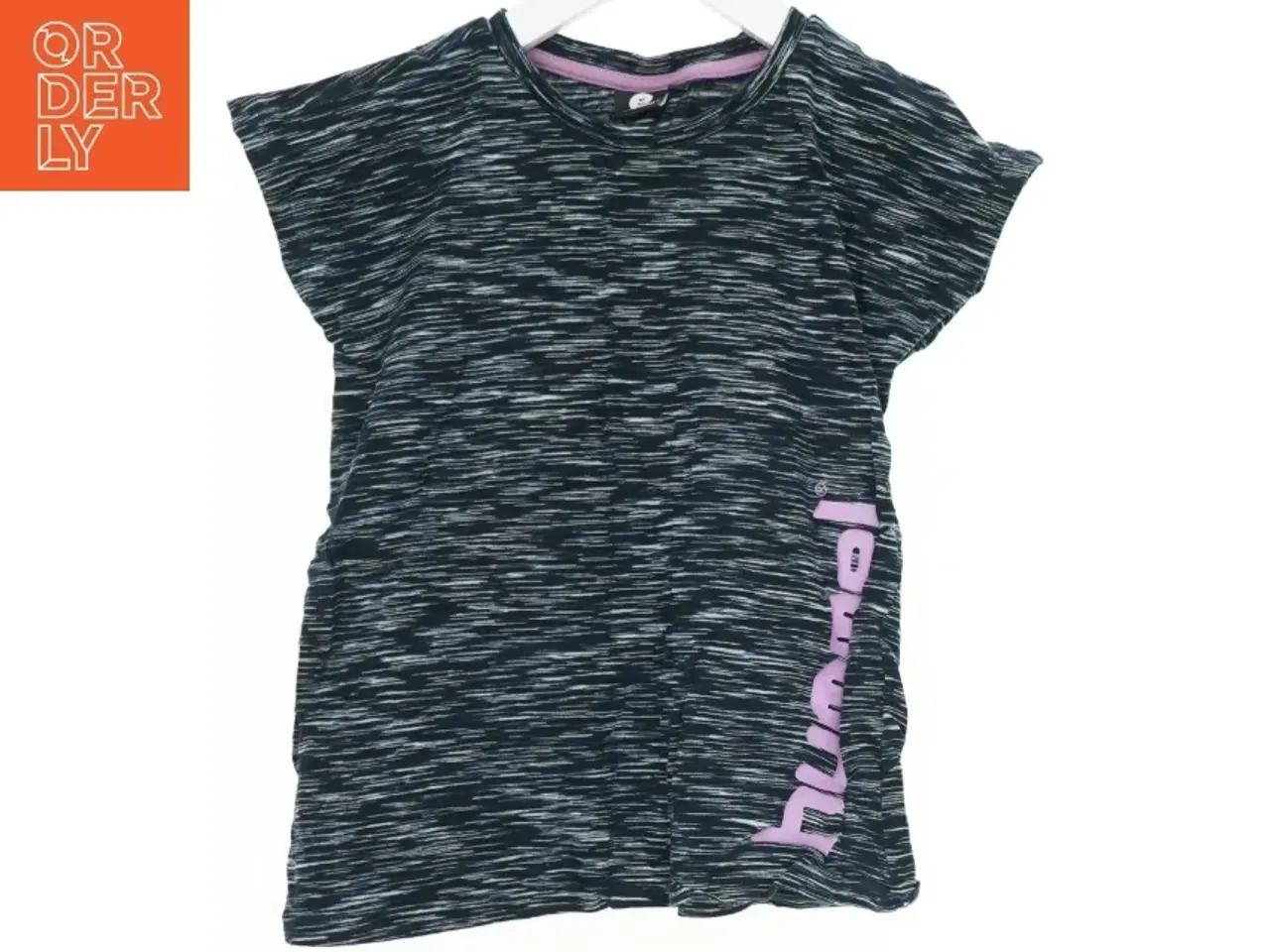Billede 1 - T-shirt fra Hummel (str. 128 cm)