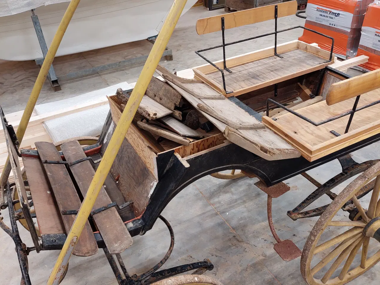 Billede 2 - Hestevogne og dele til kælk