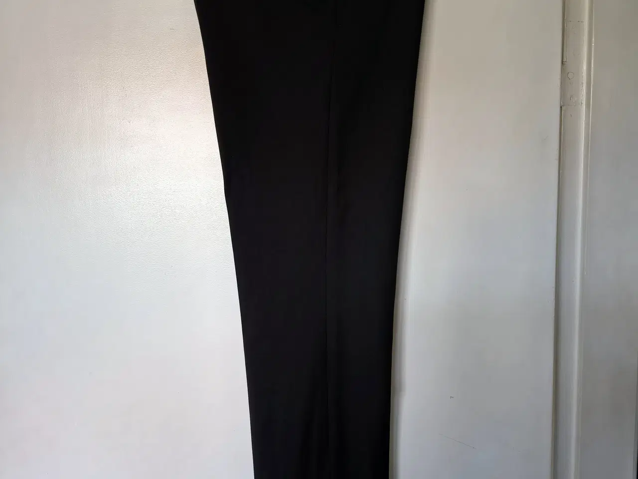 Billede 3 - Konfirmationshabit/Sort jakkesæt