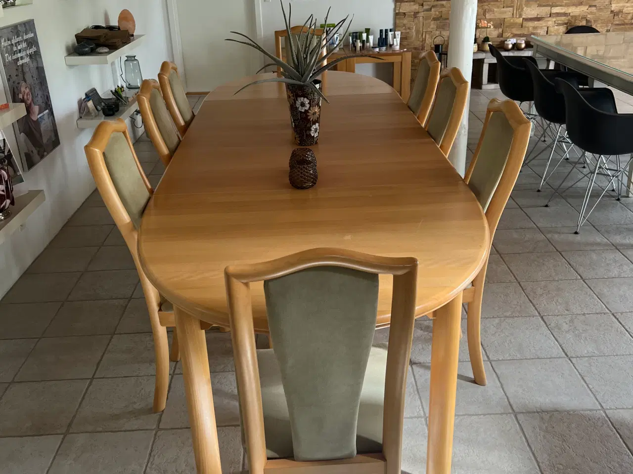 Billede 1 - Stort spisebord, 2 integrerede skjultplader 