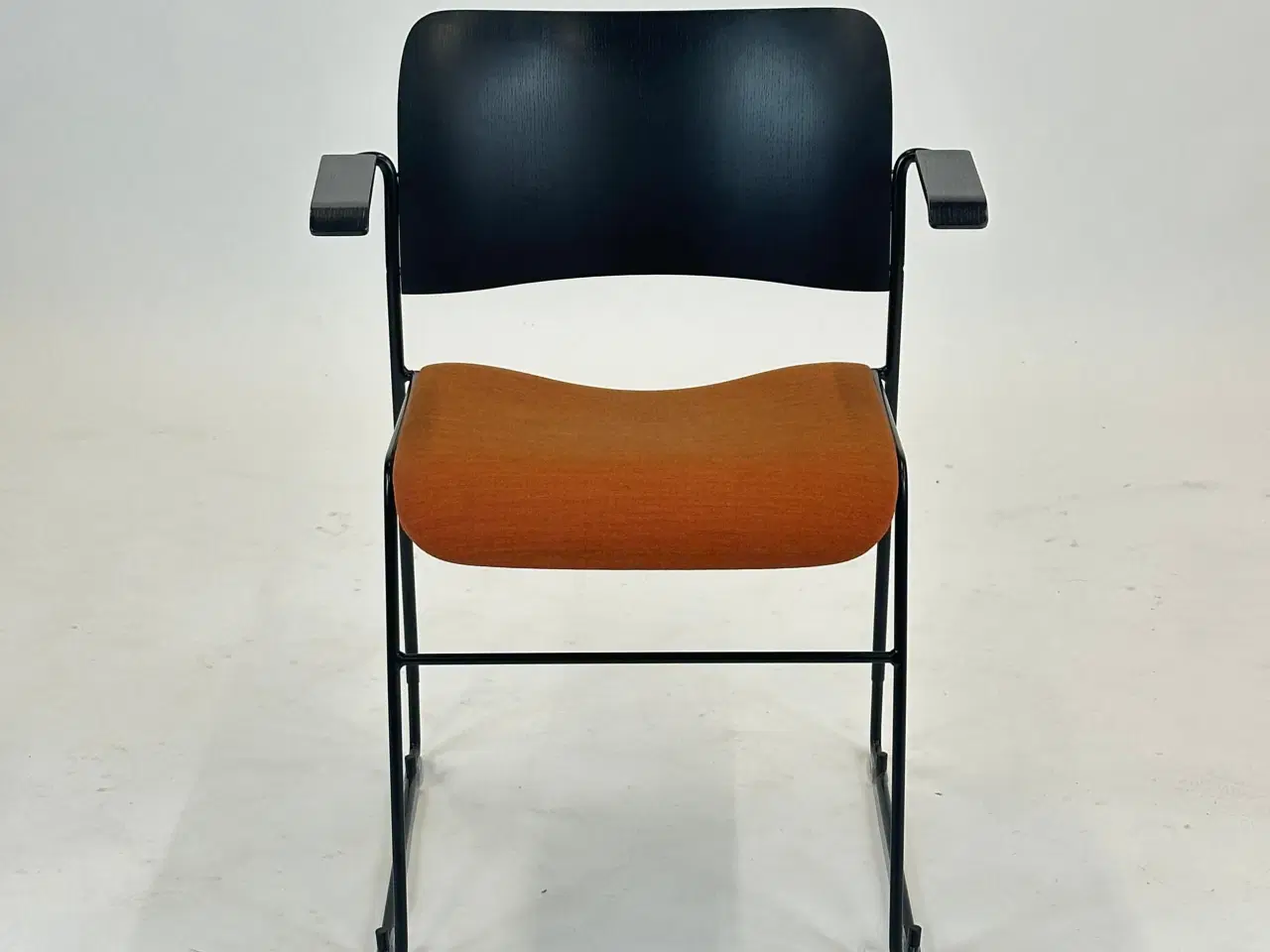 Billede 3 - Howe | 40/4 Konferencestol (Orange/Sort)