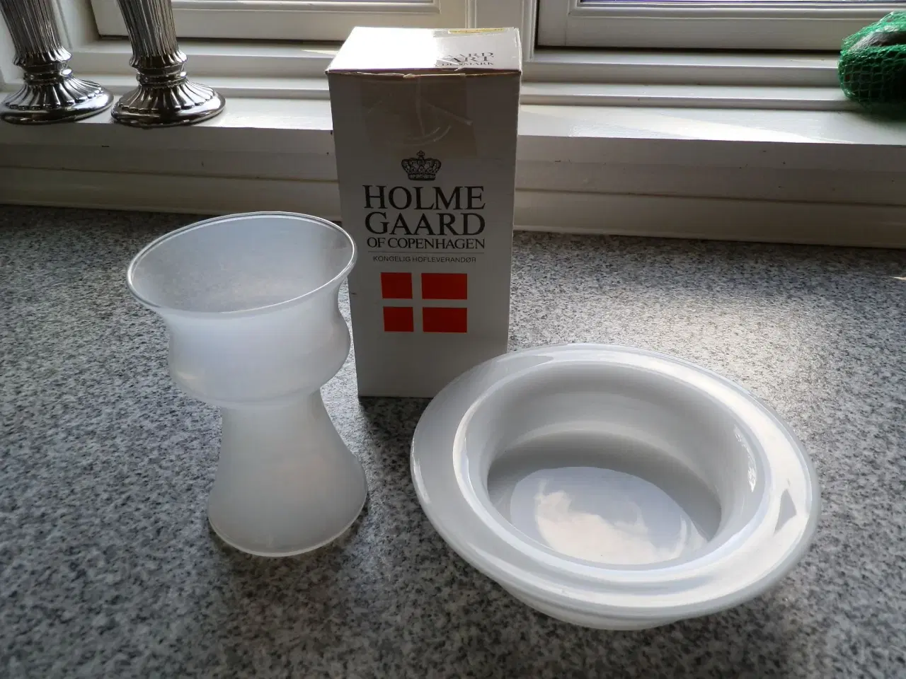 Billede 1 - Vase og bordskål i mat hvid glas