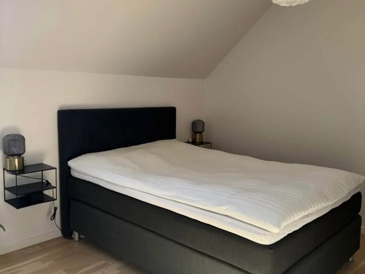 Billede 3 - Mørkegrå kontinentalseng 140x200