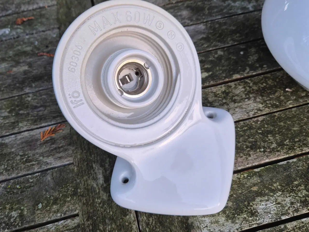 Billede 4 - Hvid badeværelseslampe fra Ifö 