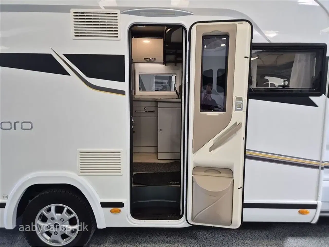 Billede 5 - 2019 - Benimar Tessoro T463   Nk Pakke. markise. solceller. 2x 95 Ah Agm. batterier. cykelstativ. gas alarm. Kun 38,000 Km!!!