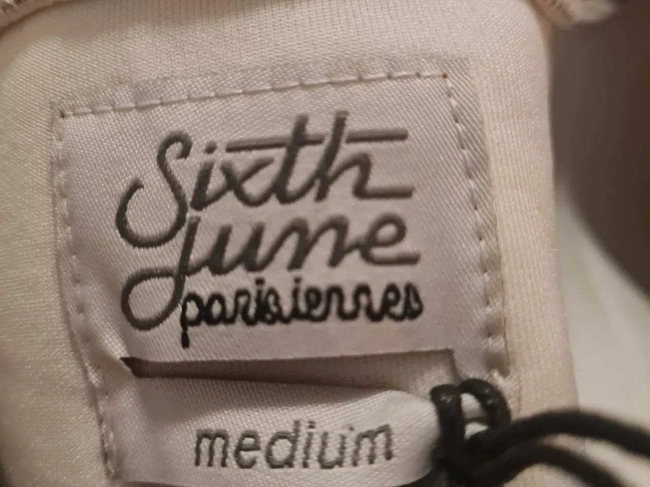 Billede 8 - Ny kjole str M fra Sixth June 