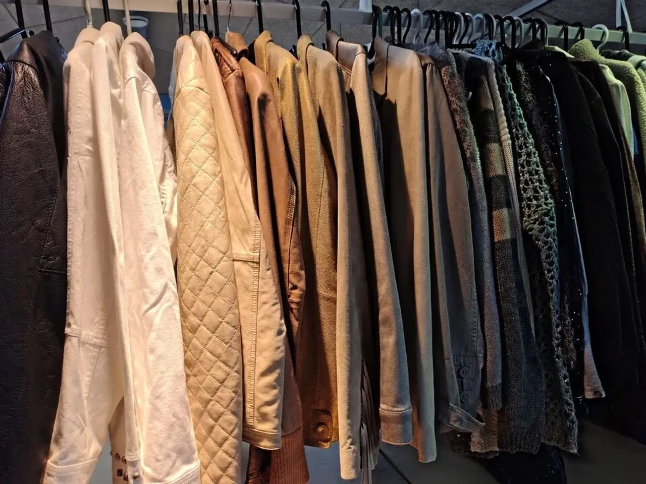 Billede 5 - Stort parti tøj