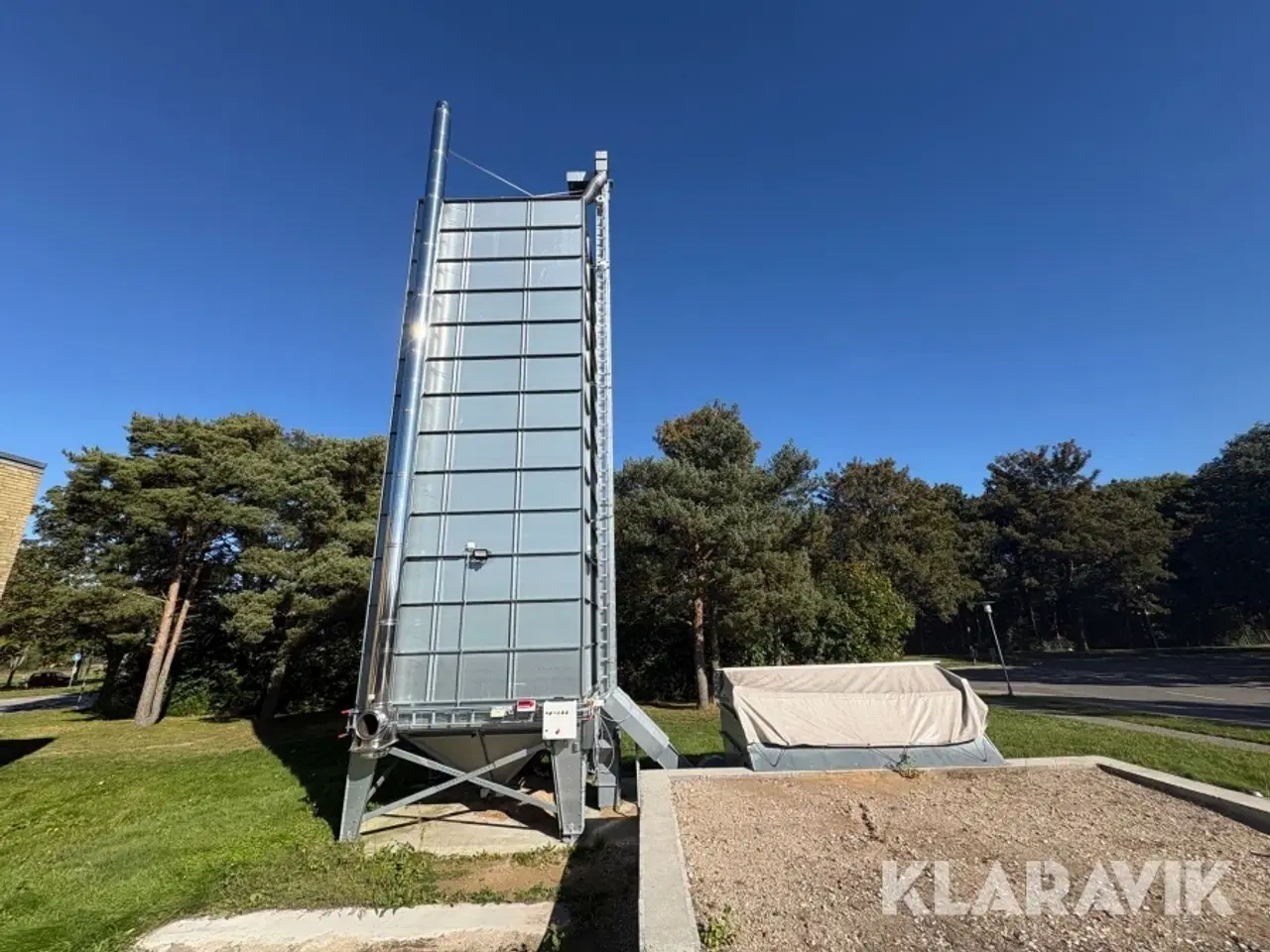 Billede 2 - Udendørssilo BM 300 galvaniseret med fyldebeholder og vægt MU-300