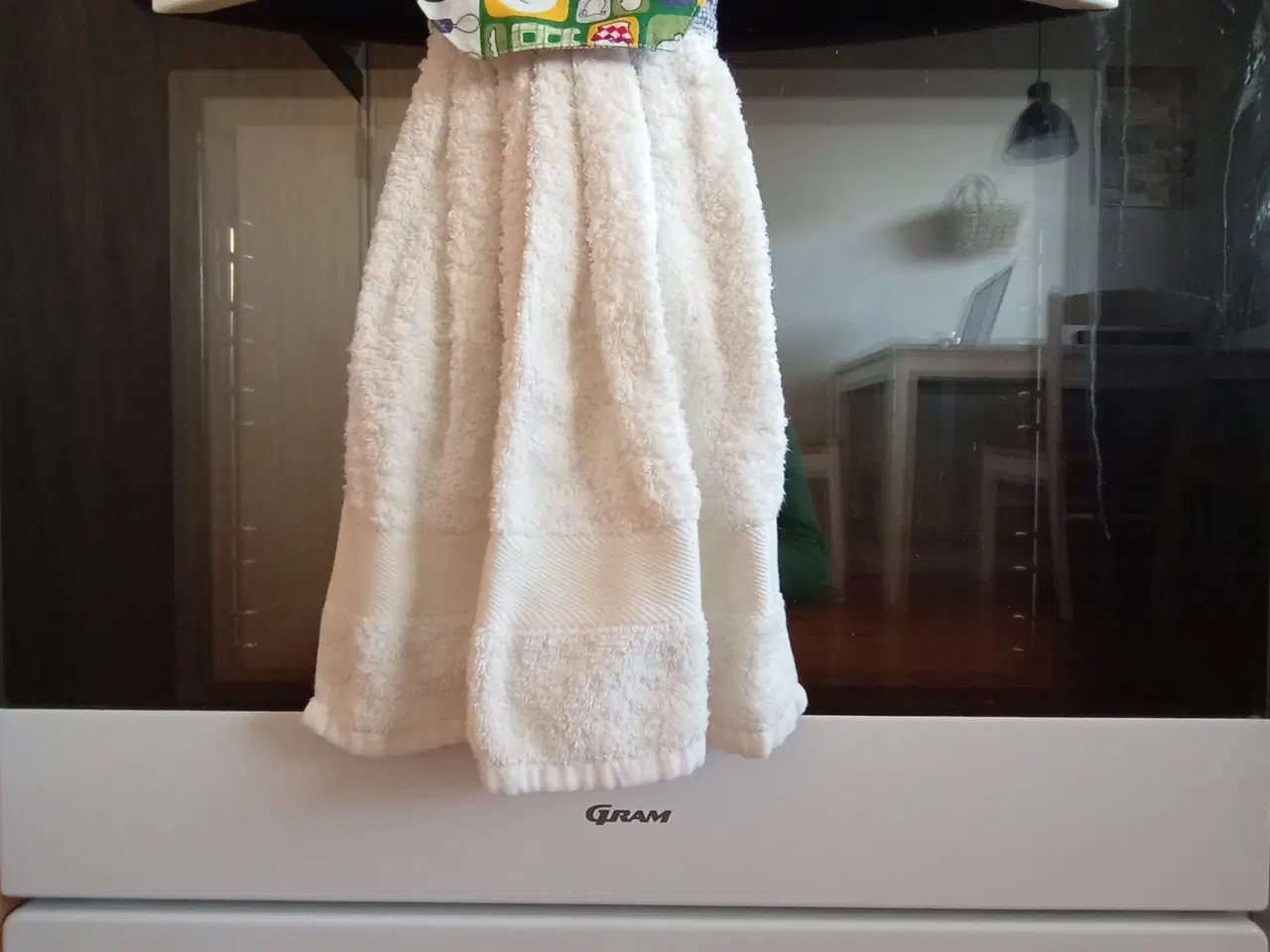 Billede 2 - 4 håndklæder til at hænge på ovn for 40 kr.