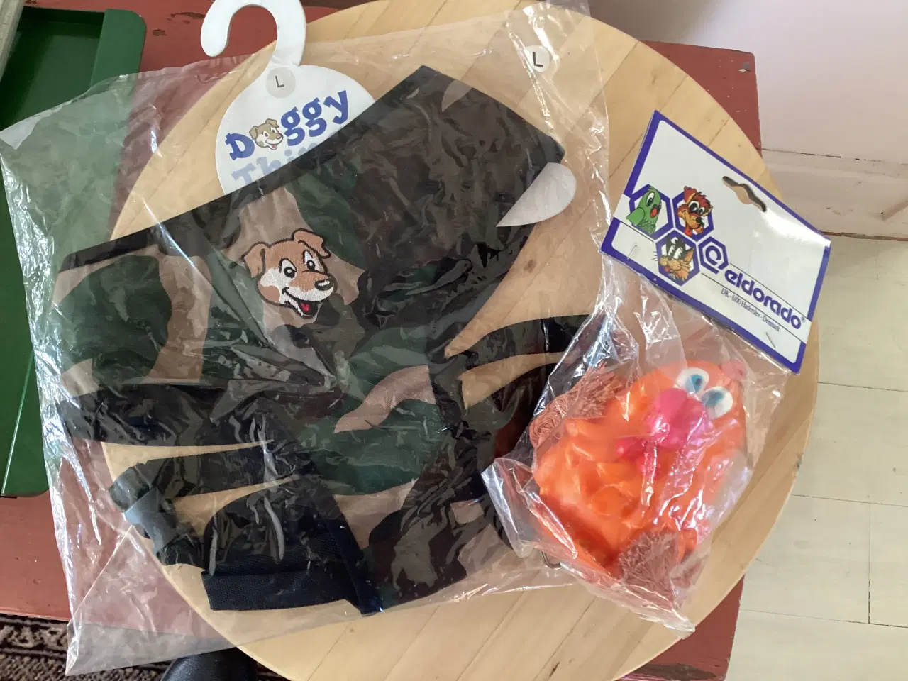 Billede 1 - Hundesele og legetøj