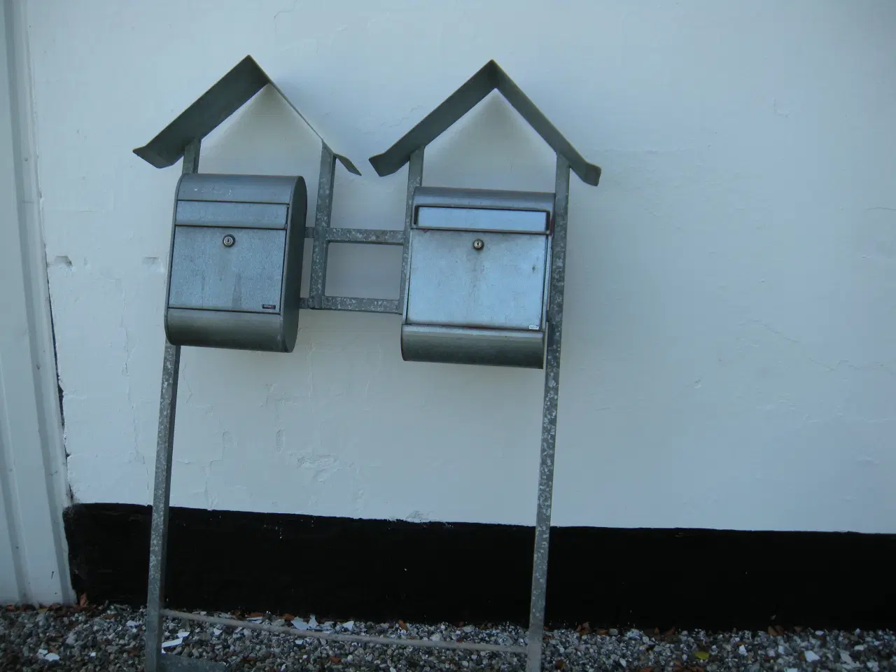 Billede 1 - Postkassestativ
