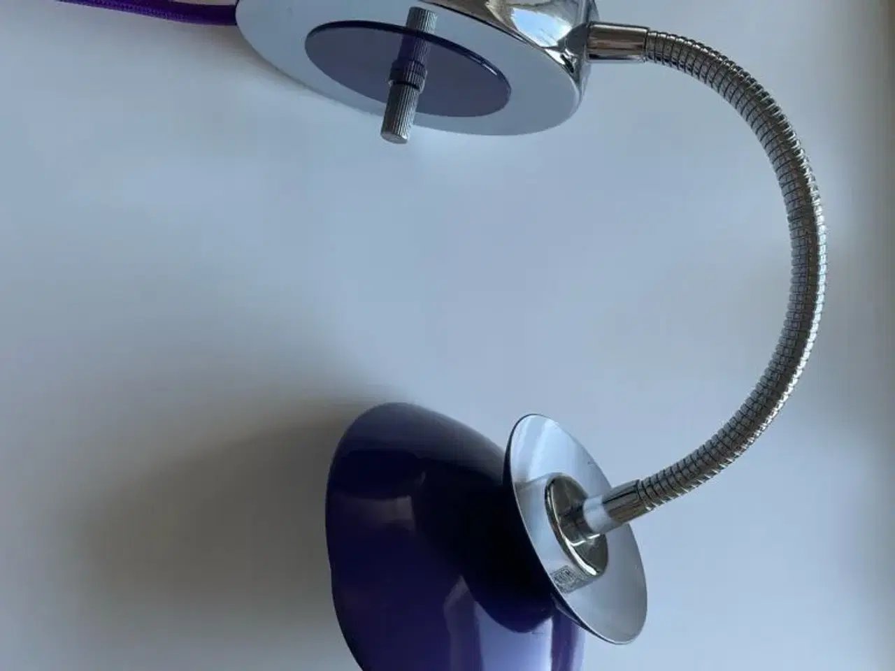 Billede 1 - Halo tech væglampe lilla