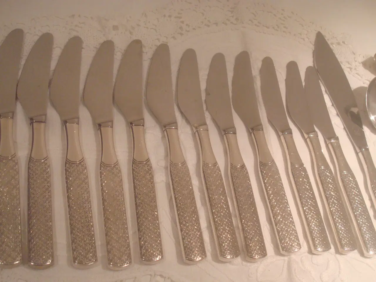 Billede 2 - KRYSTAL sølvpletbestik,FLOTTESTE STAND bl.a.knive