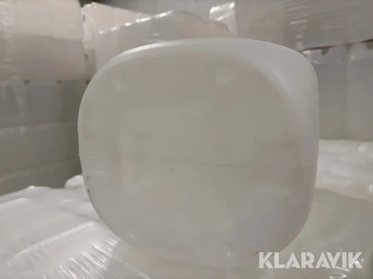 Billede 8 - Plastikflasker Promens 1100G LA - 13 paller af 60 stk