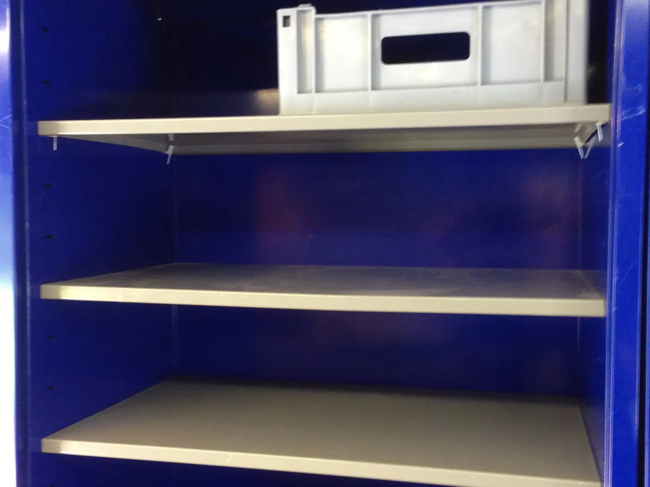 Billede 2 - Industriskabe i metal med 3hylder  