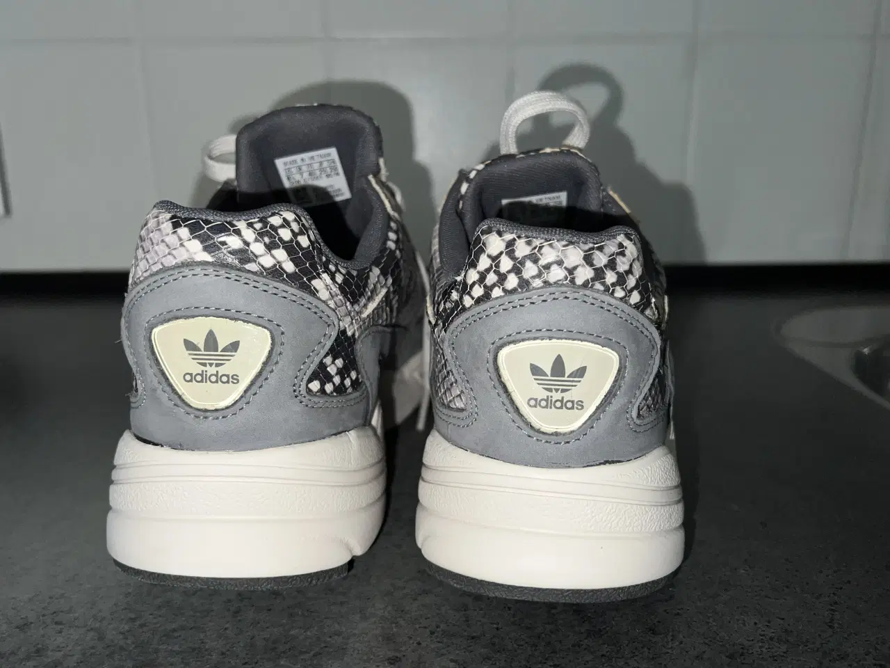 Billede 10 - Adidas sneakers slangeskin look