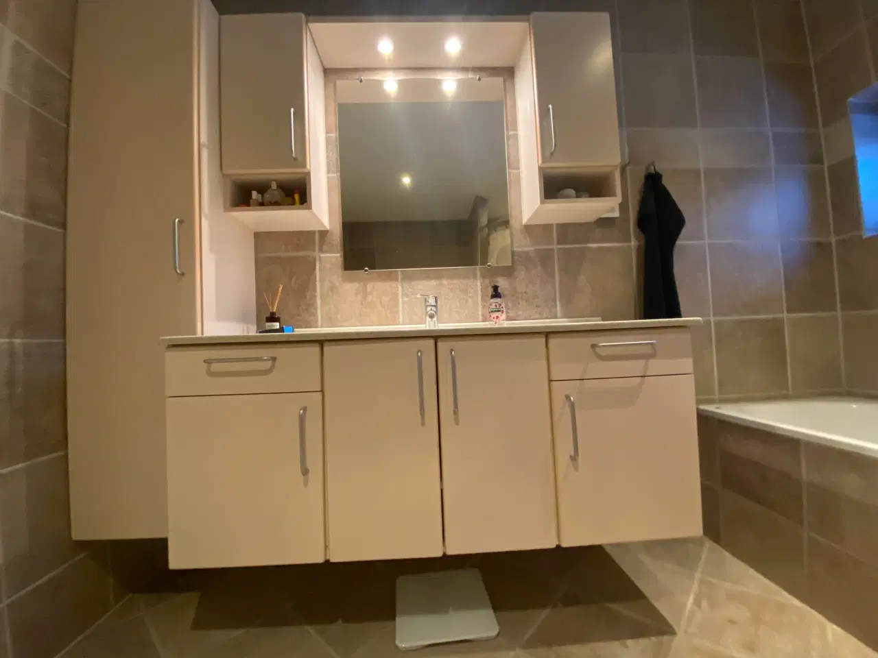 Billede 3 - Invita badeværelse møbel