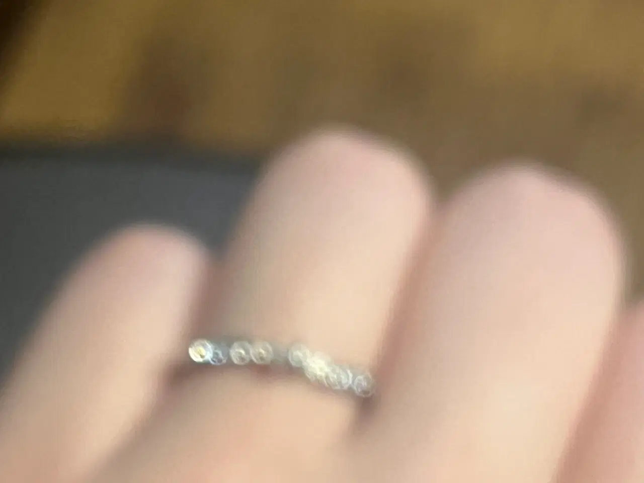 Billede 3 - Sølv ring med diamant design
