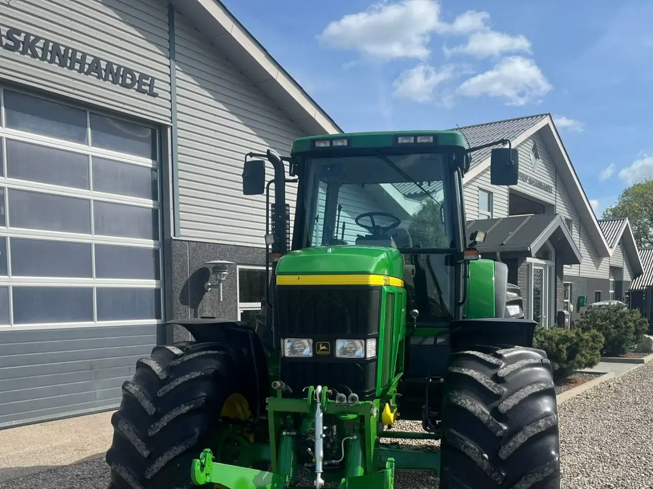Billede 10 - John Deere 7710 8.1L motor, store hjul og frontlift. En ejeres velholdt gård traktor.