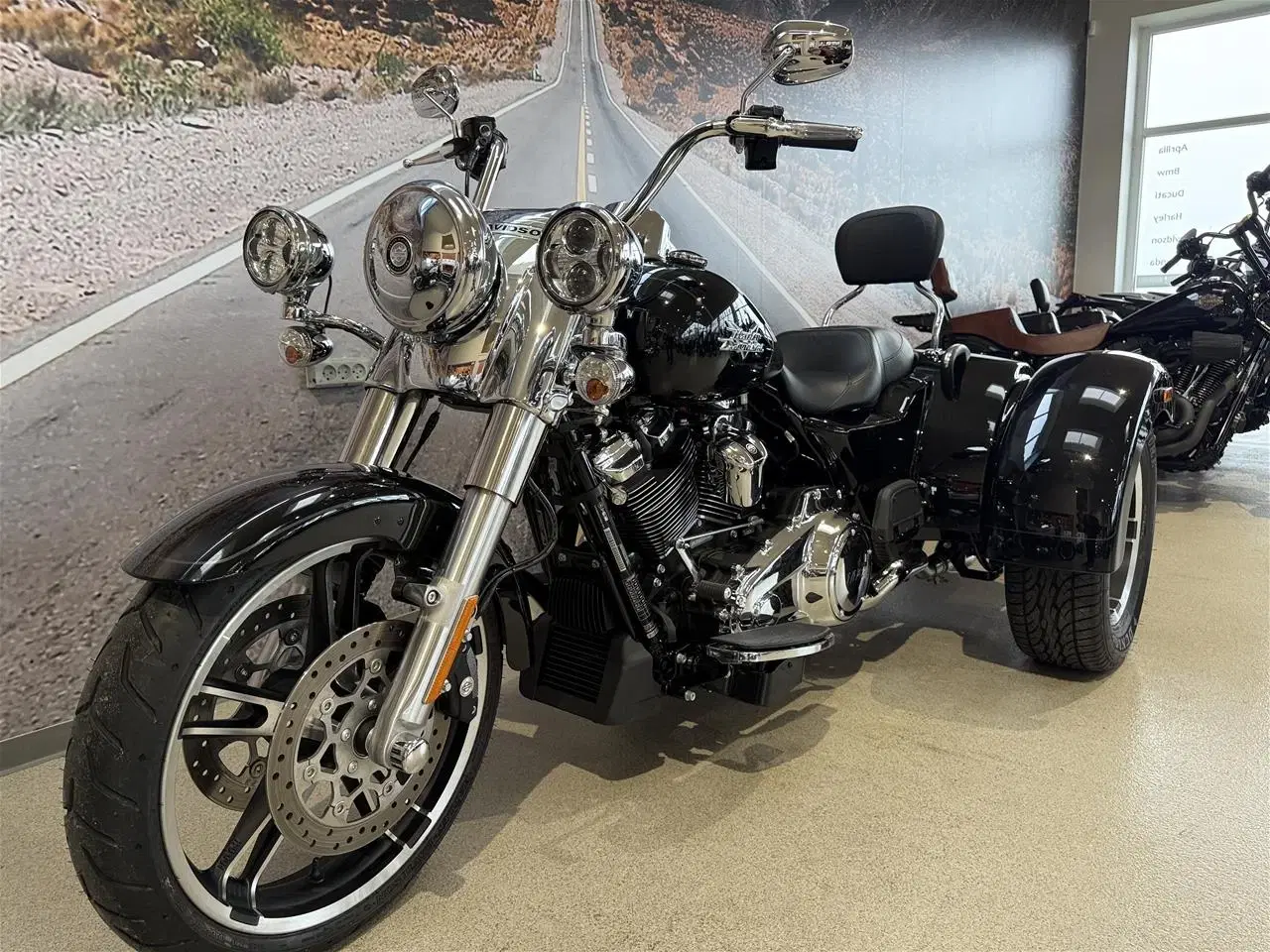 Billede 24 - Harley-Davidson FLRT Freewheeler Trike 114"